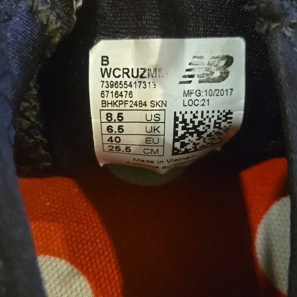 New Balace Minnie Mouse Running Shoe Sz 8.5 - Picture 6 of 9